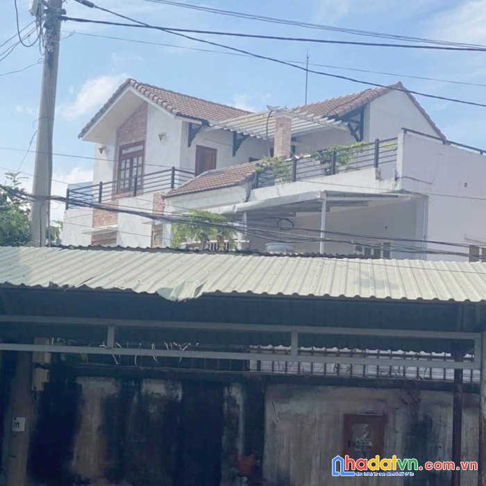 Bán biệt thự bình tân, hẻm ô tô 10m, nở hậu, sát tên lửa, nội thất cao cấp, 275m2, 3tầng, nhỉnh