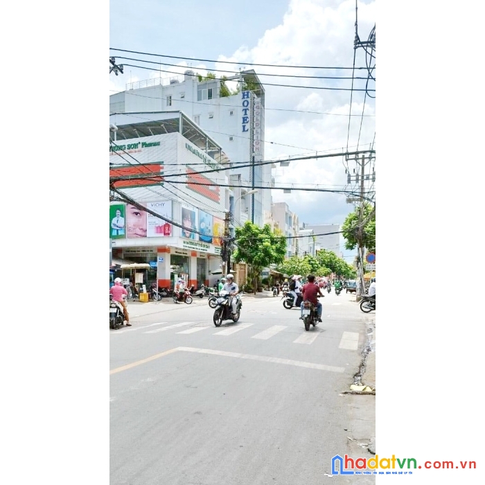 Bán nhà 2 lầu vị trí đẹp kinh doanh măt tiền âu dương lân p.3 quận 8