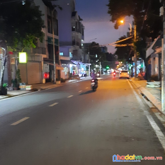 Mặt tiền đường nguyễn hữu tiến 3 tầng 4 x 30.8 giá 14.5 tỷ