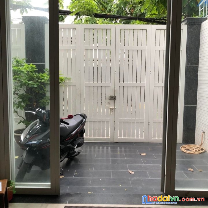 Biệt thự mặt tiền đường b2 3 tầng 8 x 25 giá 28 tỷ