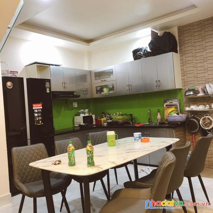 Bán nhà quận 4 tôn thất thuyết 5 x 15 nở hậu 6m trệt 4 lầu sân thượng giá 8 tỉ x