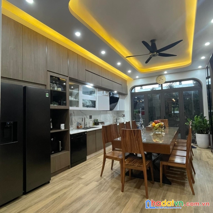 Bán nhà giải phóng, hoàng mai, mặt ngõ , 44mx6t, ô tô đỗ cửa,  nhỉnh 4 tỉ