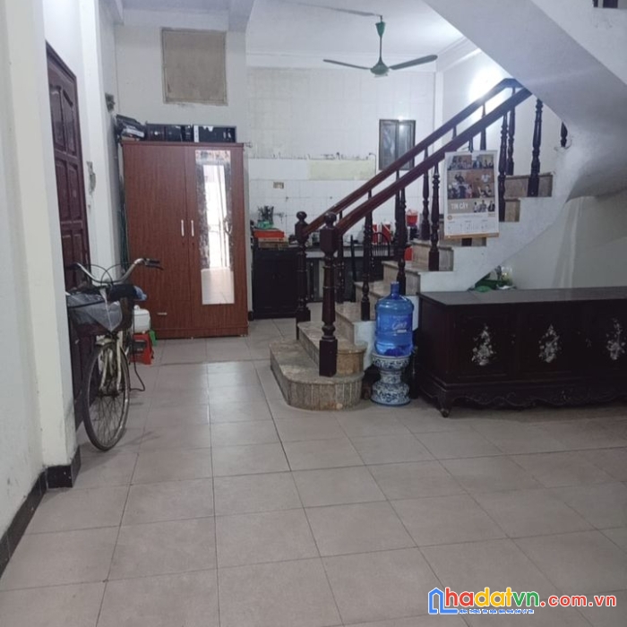 Bán nhà dịch vọng 7.3 tỷ 61m2, 4 tầng,mặt tiền 4.5m,mặt phố,2 thoáng,dân xây