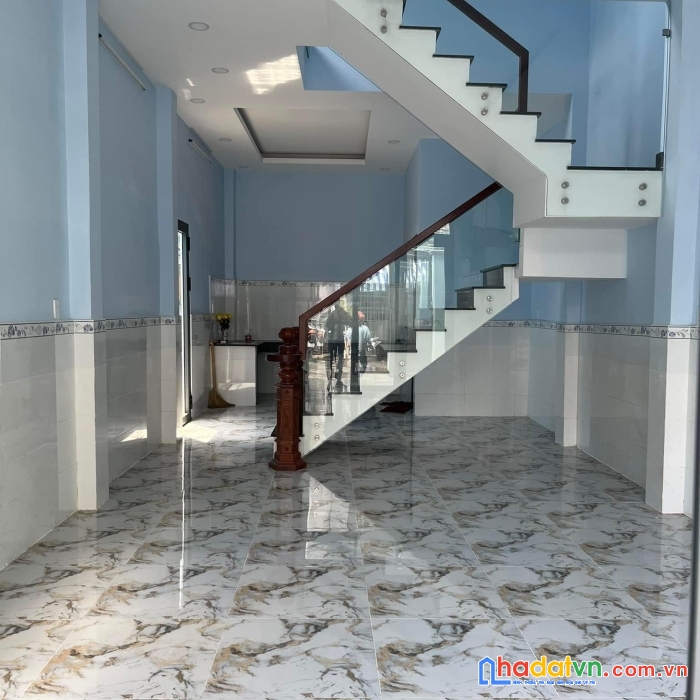 Nhà 2 tầng hòa bình, tân phú, hẻm 6m giá chỉ 5 tỷ cần bán gấp.