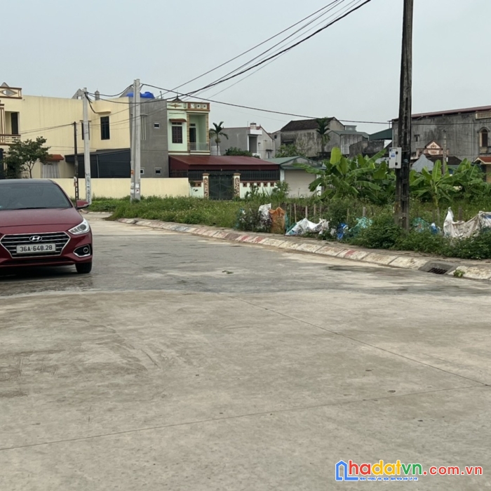 Em chính chủ cần bán kẹp ve góc ngay khu cn hoàng long thanh hóa