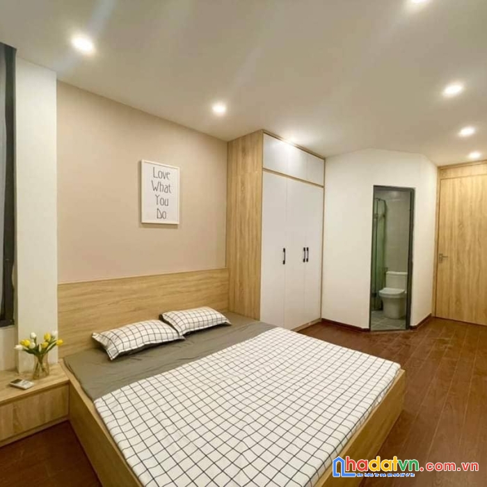 Cần bán nhà phố tân mai, vỉa hè, ô tô tránh, 42m2, mặt tiền 5m,0986048568.