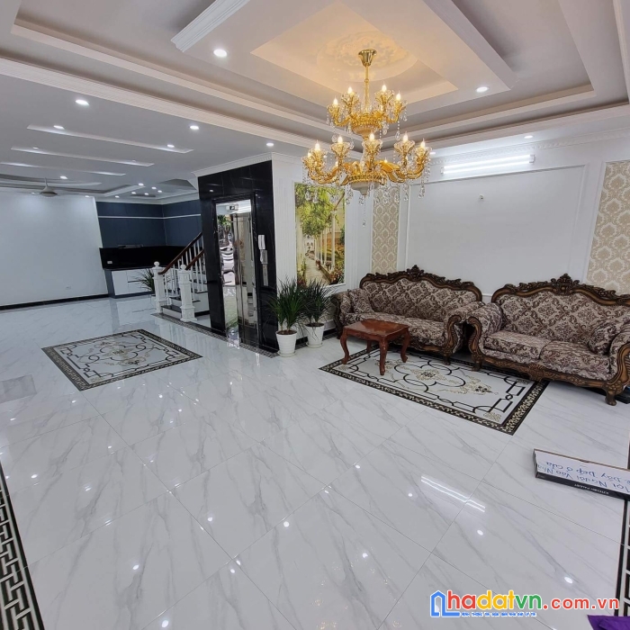 Bán nhà phố trạm, long biên 140m*4t*15,9 tỷ, thang máy, kinh doanh, ô tô tránh