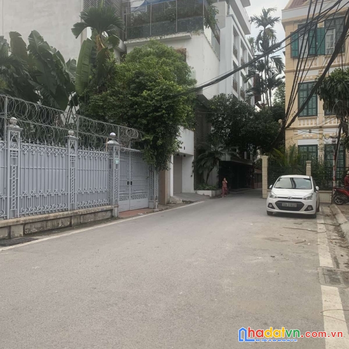 Nhà siêu phẩm tại ngõ tô ngọc vân, xuân diệu, tây hồ - dt 70m x 10m, - giá nhỉnh 9 tỷ