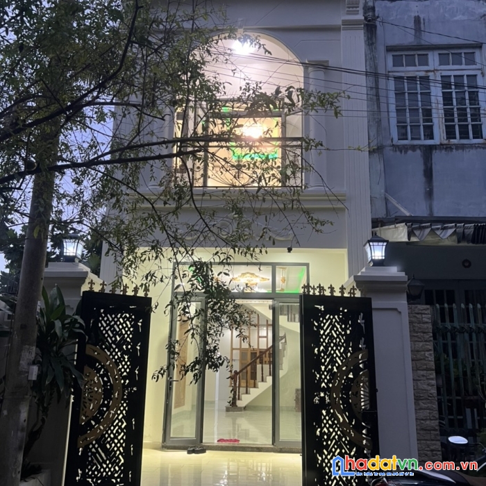 Bán nhà đường man thiện, thủ đức. 83m2 nở hậu. chủ ngộp nhà đẹp hết cở, gia rẻ hết mức.