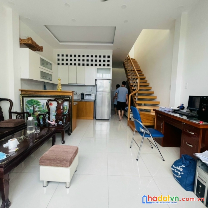 Xách vali vào và ở - nhà 2 tầng hxh quay đầu, đường 8 linh xuân ngay sân bóng. dtsd 83m2 giá 4.7 tỷ