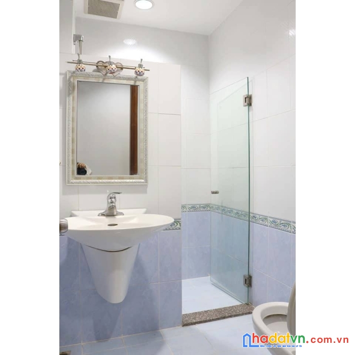 Bán nhà  60m2 xh đỗ cửa đối diện kdc vạn phúc hbp tp.thủ đức giá chỉ 5 tỷ