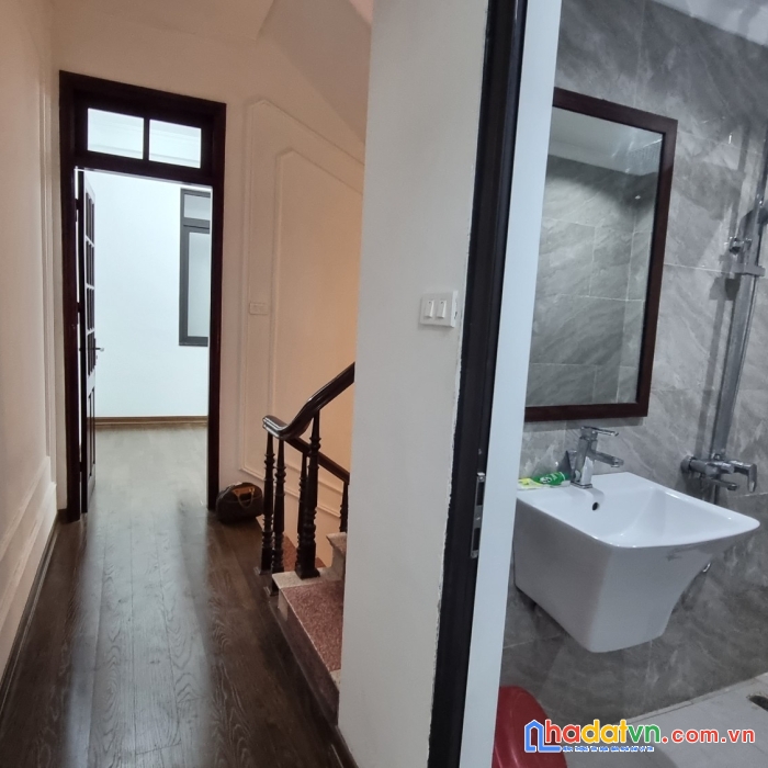 Bán nhà cổ điển a 42m2.- 4 tầng, ngõ nông rộng - 4,05 tỷ