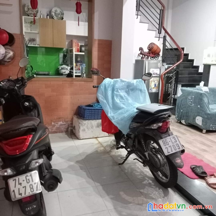 Bán nhà mặt tiền đường tương lai, 4 tầng đúc btct, ngang bề thế, nhỉnh 5tỷ.