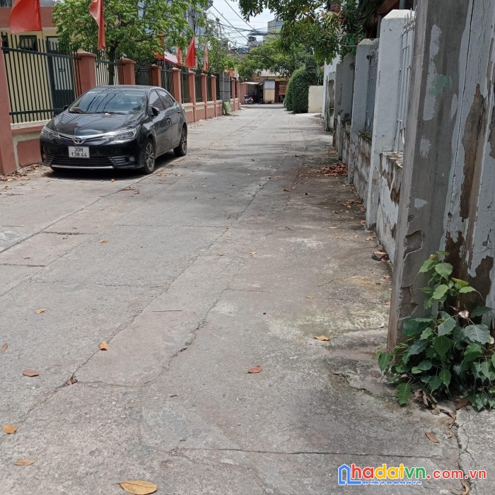 Chính chủ nhờ bán đất ngọc thụy 65m2 giá 4.3 tỷ. ô tô vào đất, gần cầu long biên, gần chợ.