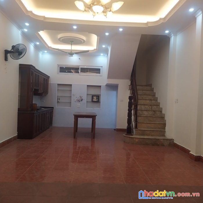 Tôi cần bán nhà phố trường chinh ngõ nông rộng  giá rẻ, 42m2, 4 tầng giá 5 tỷ. liên hệ : 0968026306