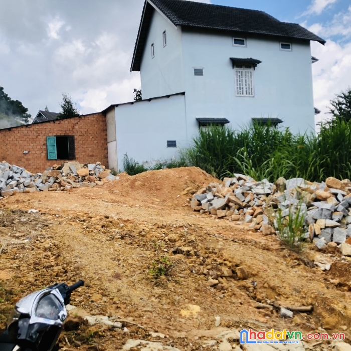 Bán đất biệt thự đường trịnh hoài đức đà lạt, khu nhiều ca sĩ người nổi tiếng ở