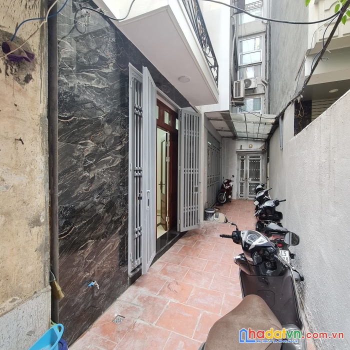 Nhà đất hồ tùng mậu