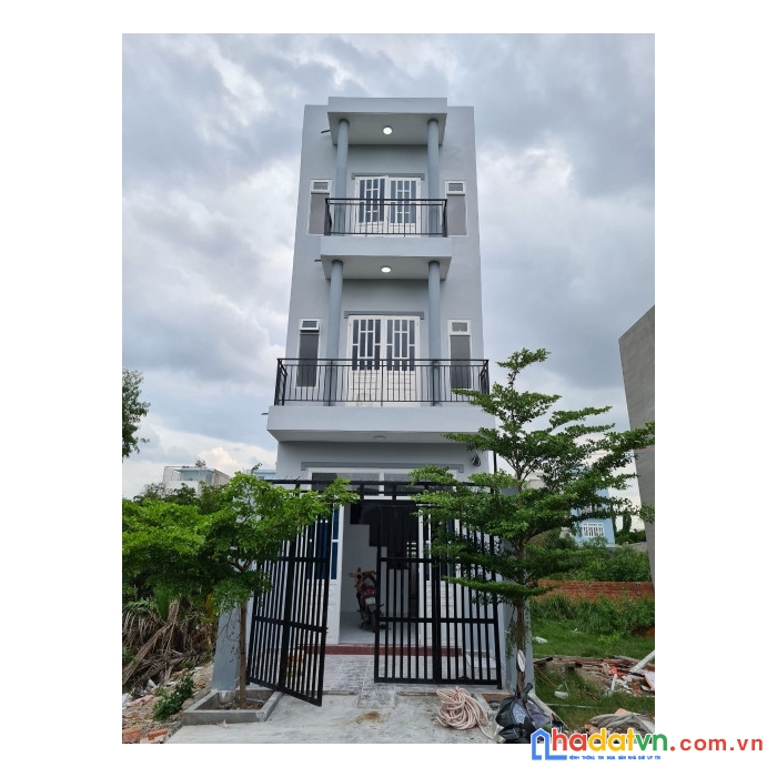 Nhà riêng dự án chung cư rio central phú hữu, quận 9.