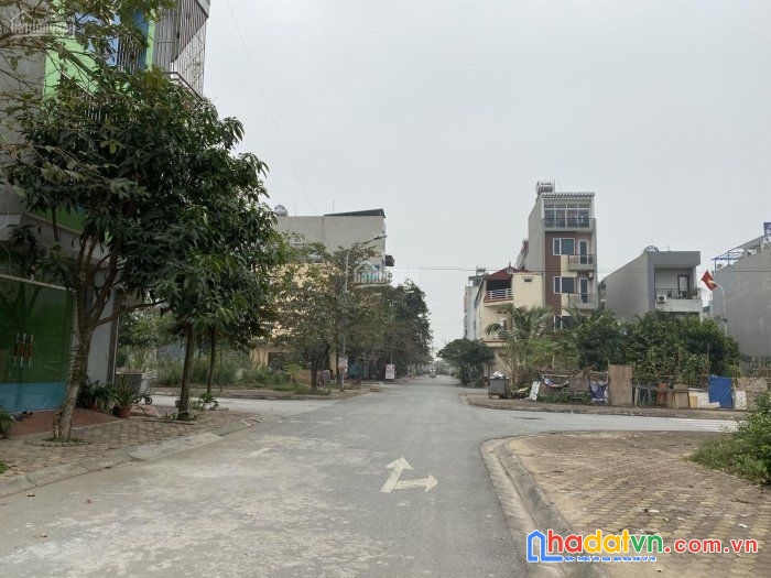 Bán đất trâu quỳ -lô góc view vườn hoa 120m2 khu tái định cư 7.2ha.0982852808