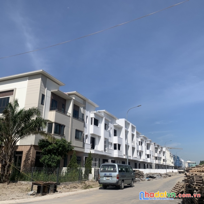 Cần tiền bán gấp nhà phố trục đường hữu nghị 56m khu đô thị vsip