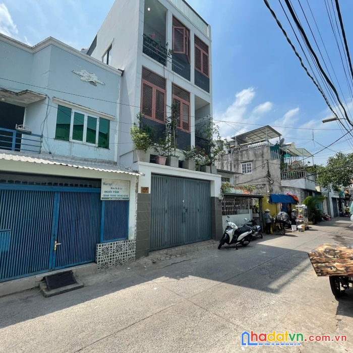 Nhà đẹp 2 tầng ở ngay sát bên quận bình thạnh, 54m2, 2.3 tỷ