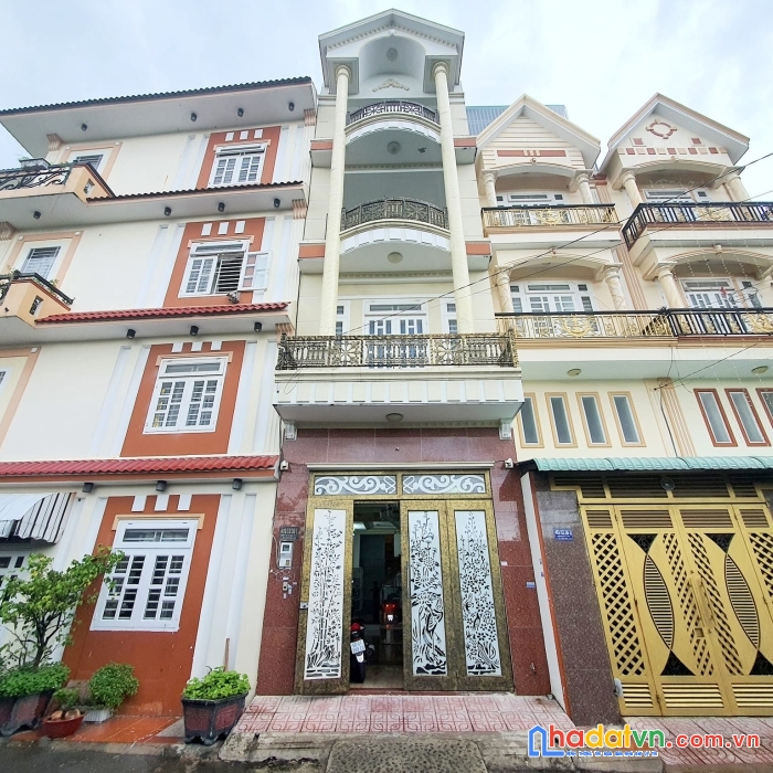 Tân chánh hiêp 10 ,62m giá 6 tỳ nhà như biệt thư,ô tô ngủ trong nhà.