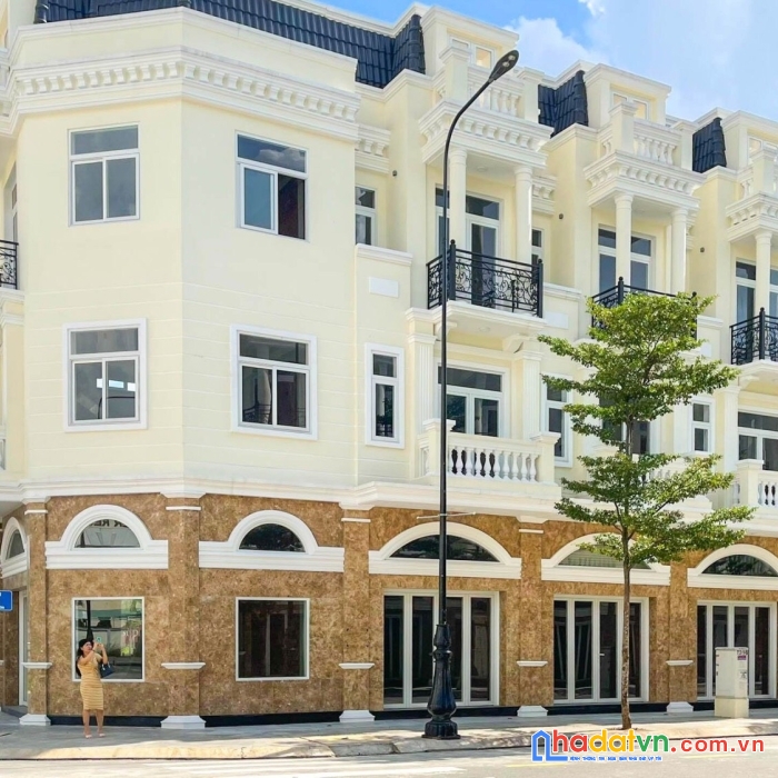 Nhà phố dĩ an gần vsip 1 - tt 30% đến khi nhận nhà - vay 70% - ân hạn nợ gốc 12 tháng