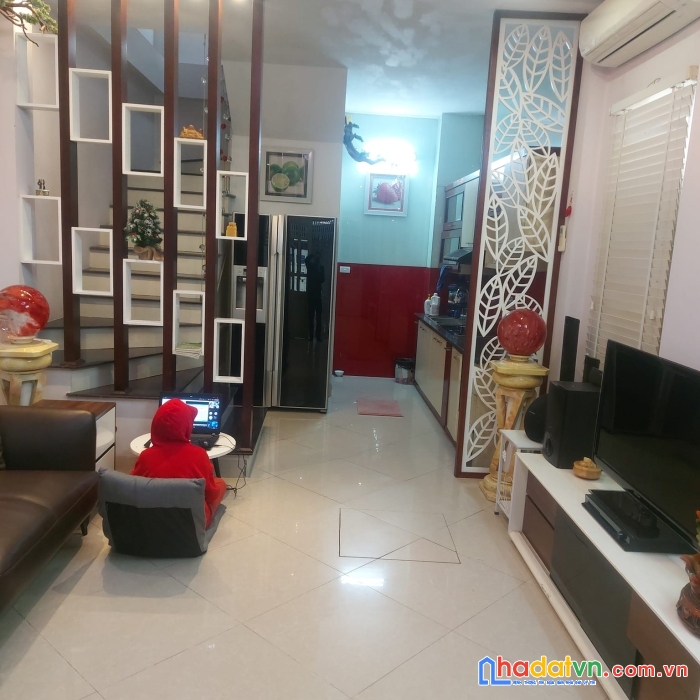 Nhà đẹp thượng thanh, long biên 50m, 4 tầng, lô góc, ô tô thông, an sinh đỉnh giá 4.3 tỷ