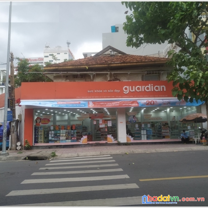 Cho thuê nhà góc 2mt số 7 kỳ đồng, p9, q3. 15x25m trệt 1 lầu