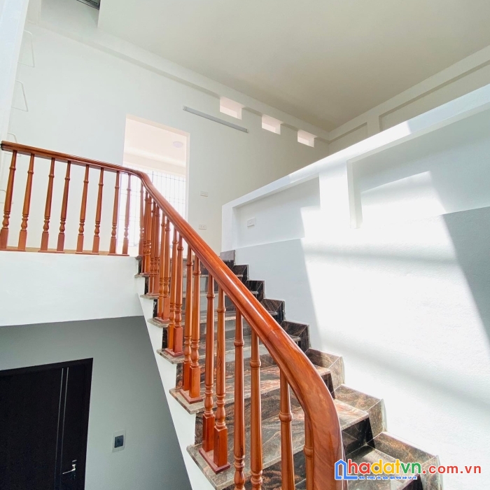 Bán nhà thanh xuân s 42m2 6t mt 4m 8 tỷ ô tô vào tận nhà.
