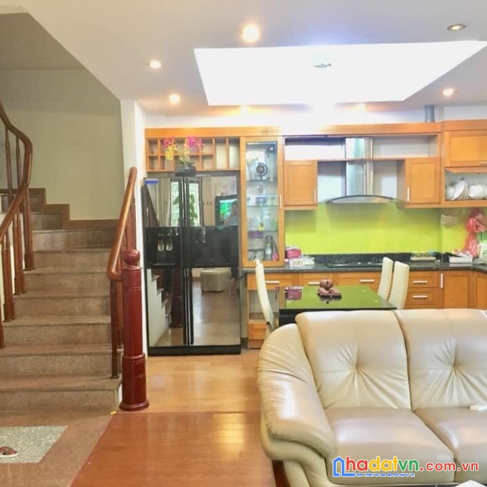 Đẳng câp nhà ngọc thụy, lô góc, ô tô tránh, 38mx5 tầng, giá 4,5 tỷ