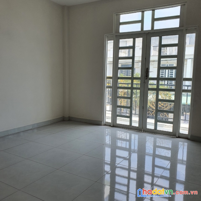 - nhà ntcc  hẻm 4 m đội cung p.9 q.11