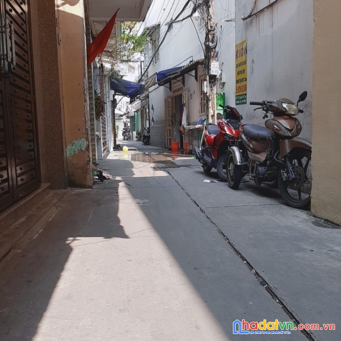 Hẻm ba gác út tịch p4 tân bình 58m2 giá 5,7 tỷ thương lượng sâu.
58 2 3.2/6 15 5.7 p4