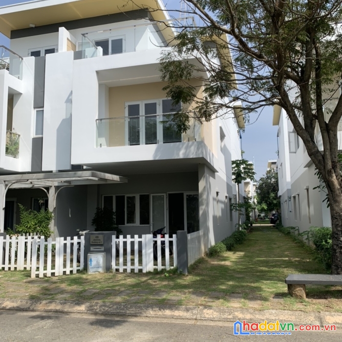 Bán gấp melosa khang điền 6x18m có nội thất 13 tỷ - nhà hướng mát mẻ - an ninh - ngân hàng hỗ trợ