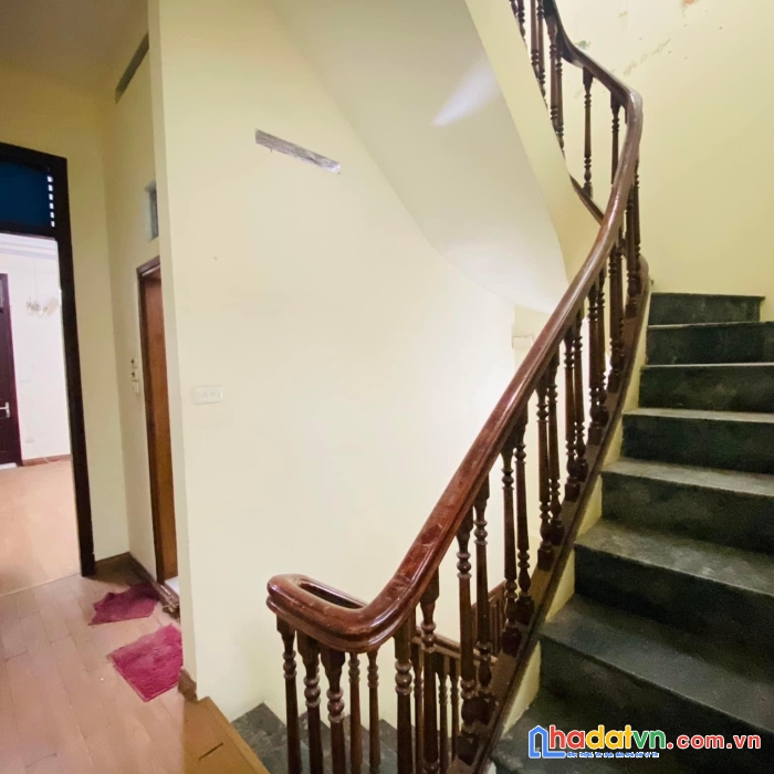 Chính chủ bán nhà phân lô trần quốc hoàn, ngõ thông tứ phía, ô tô phóng, thông số đẹp. dt 55m2 giá