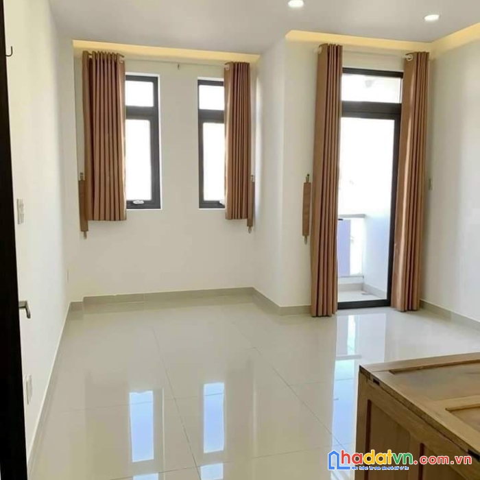 Hiếm, nhà cách đầu hẻm 5 căn, quận 10, 4 tầng, 6.5 tỷ tl