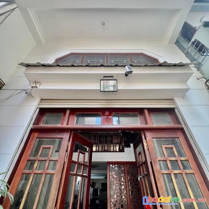 Cần bán gấp nhà phố quan nhân, ô tô đỗ cửa, view hồ lộng gió