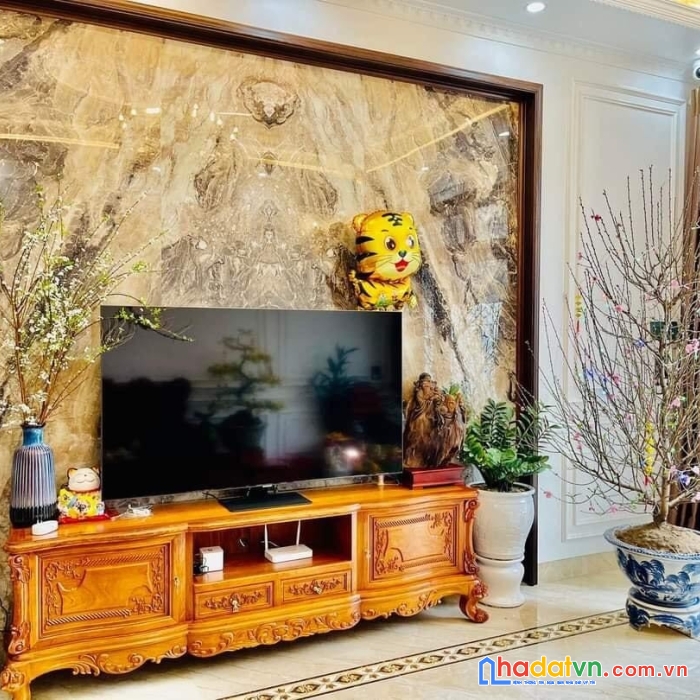 Bán nhà phố nguyễn văn cừ, 40m2, 5 tầng, tặng nội thất, giá hơn 3 tỷ