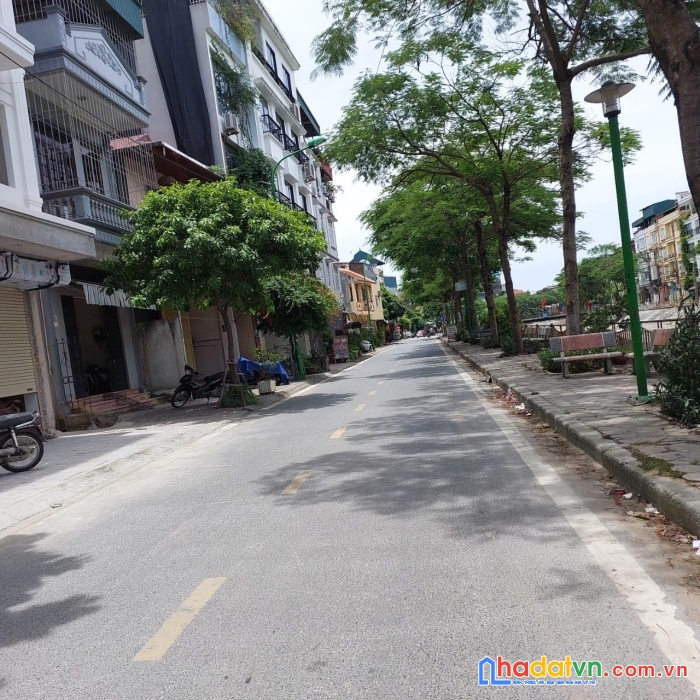 Bán nhà mặt phố quận hoàng mai, 6 tầng thang máy, kinh doanh các đa dạng. liên hệ: 0968-26306