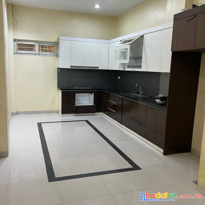 Chủ muốn bán gấp nhà kim giang 35m2 5 tầng 4.3 tỷ nhà lô   góc  mới chỉ về ở luôn!!!