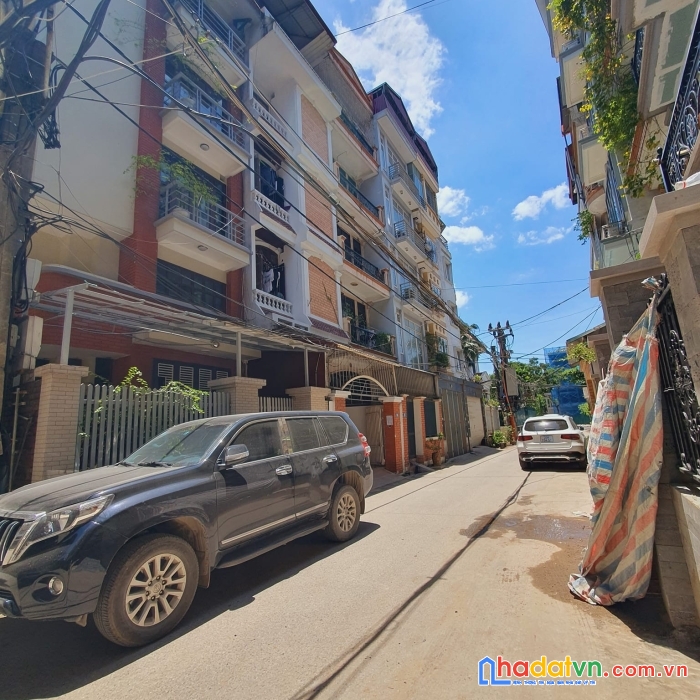 Bán nhà p/lô ô tô ngõ thông phố trần quốc hoàn, dt 55m2x5t, mt 4.5m  giá 9.8 tỷ