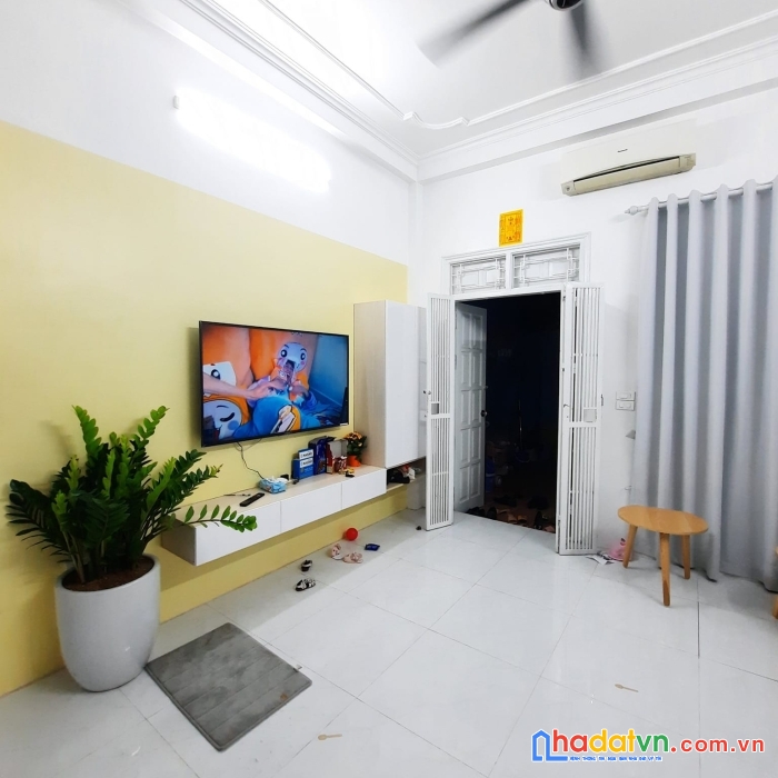 Bán nhà âu cơ, tây hồ, 31m2, 4 tầng, 5mmt. giá chỉ 2,38 tỷ .lh 0329198898