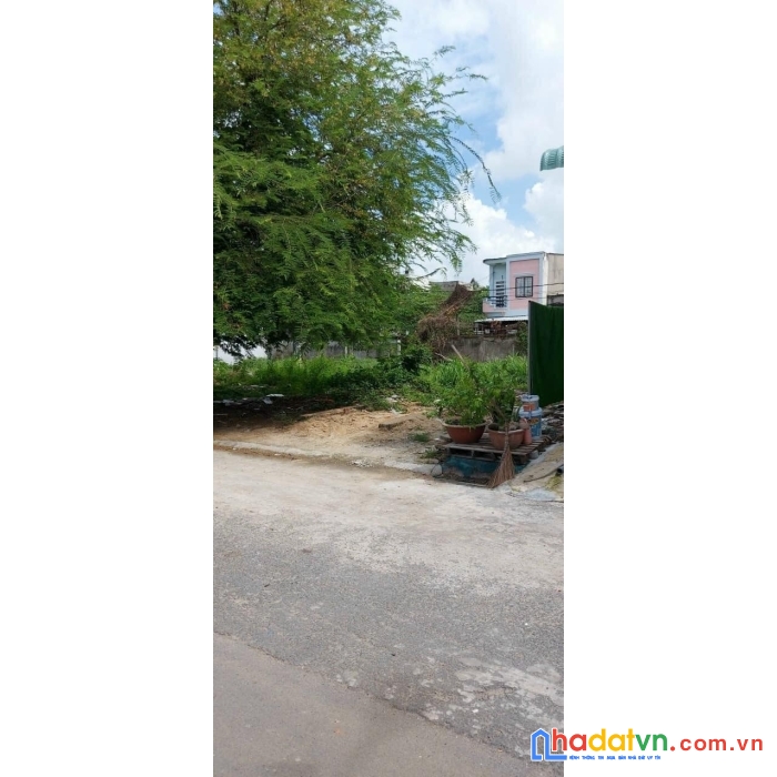 Nhà em cần bán lại lô đất ngay mặt đường điểu xiển