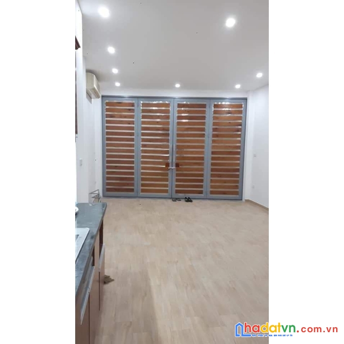 Bán nhà đường láng hạ 5 tầng ngõ thông kinh doanh, cách phó 40m giá chỉ 5 tỷ3