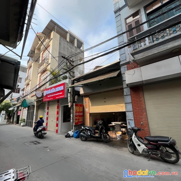 Mảnh đất vàng hà đông- vỉa hè - view sân bóng cường quốc - kinh doanh văn phòng.