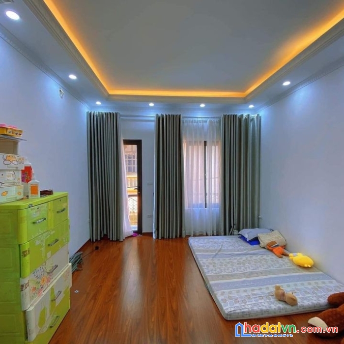 Bán nhà cầu giấy - 38m2 - ô tô 10m - 4.5 tỷ