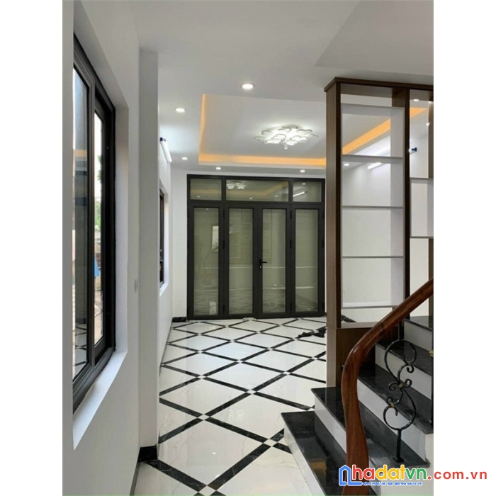 Bán 03 nhà 5 tầng ngõ đường giải phóng, hoàng mai, 36 m2; giá 3,9 tỷ.