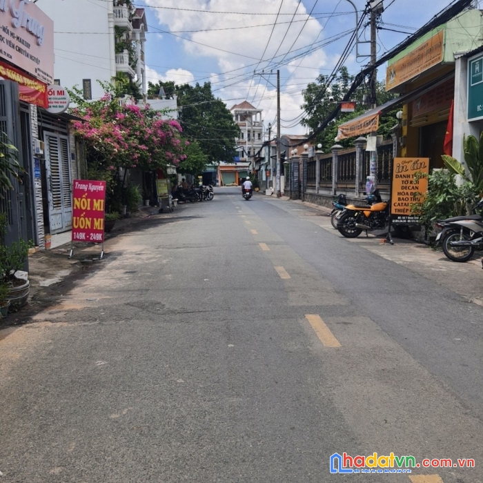 Nhà mặt tiền đường đoàn giỏi, quận tân phú, 80m2, 4x20, 13 tỷ .