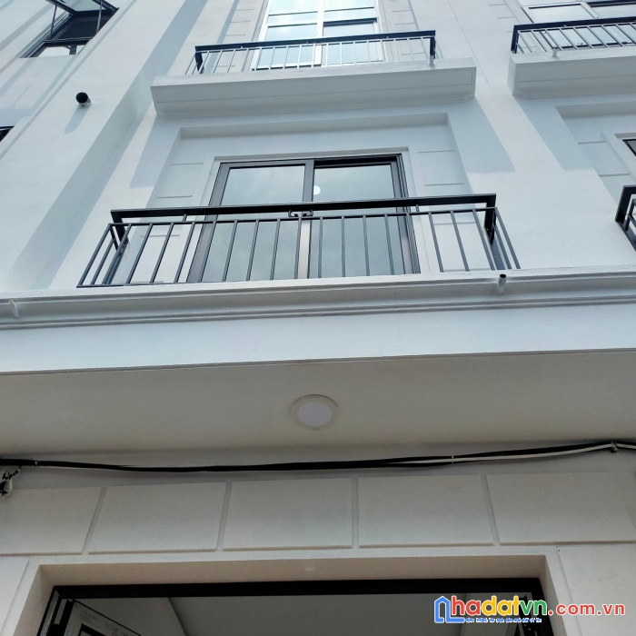 Nhà đẹp phúc lợi mới, gần ô tô, ở ngay, gần phố, 31m2, 5 tầng, 2.5tỷ. lh: 0913896966