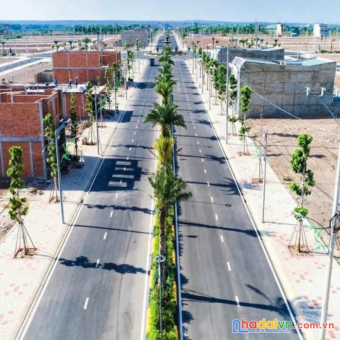 Bán shophouse 1 trệt 2 lầu sở hữu lâu dài, diện tích 250m2,...mặt tiền đại lộ minh hưng - dầu tiếng. giá 4 tỷ.